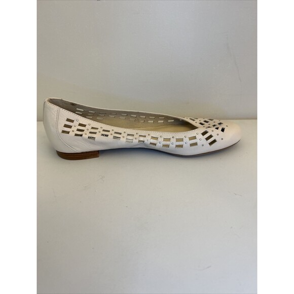MICHAEL KORS Studded Beige Leather Ballet Flats Sz 8 M Cut Outs - Picture 5 of 11